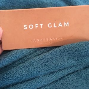 Soft Glam ABH